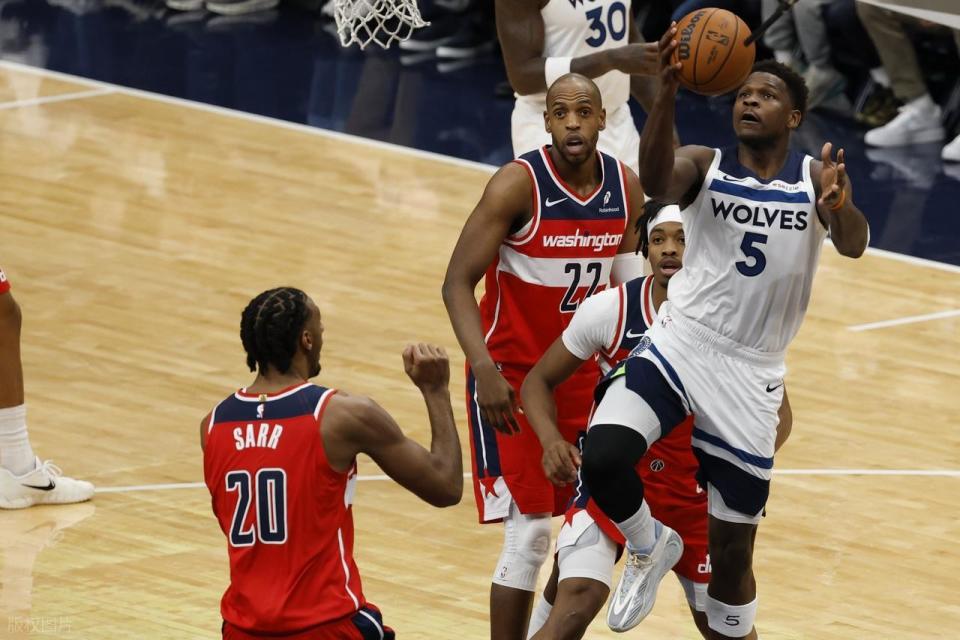 转折点！多伦多猛龙手感冰凉，NBA季后赛清晨攻防权衡，目标明确，年轻球员得到机会的简单介绍